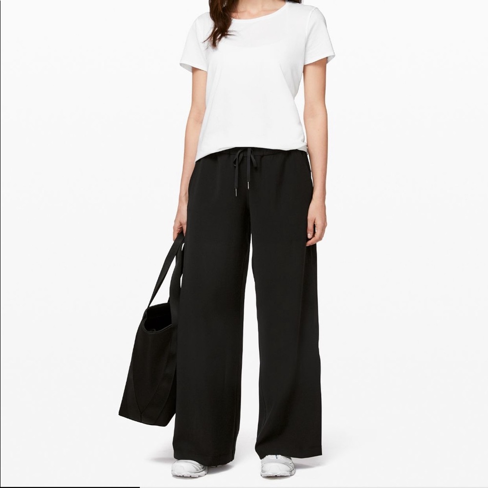 lululemon On The Fly Pant Wide Leg NWT